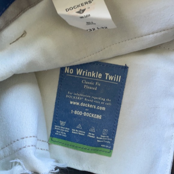 Men’s dockers khakis - Picture 2 of 3